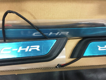 新しいブランド 7色流れるLEDスカッフプレート【259】 CHR C-HR - 車外 